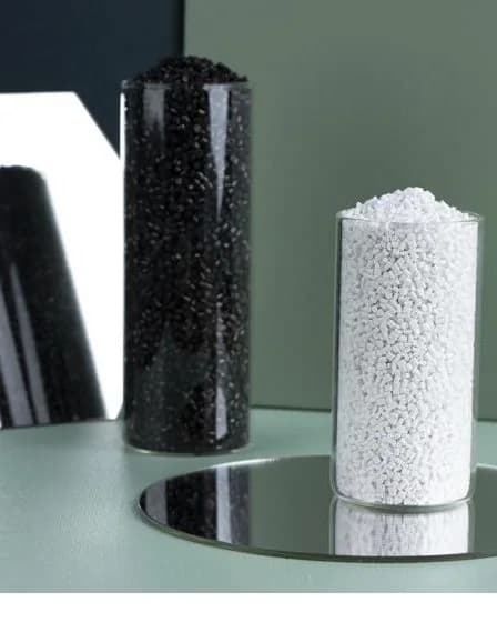 Black plastic film produced with carbon black masterbatch